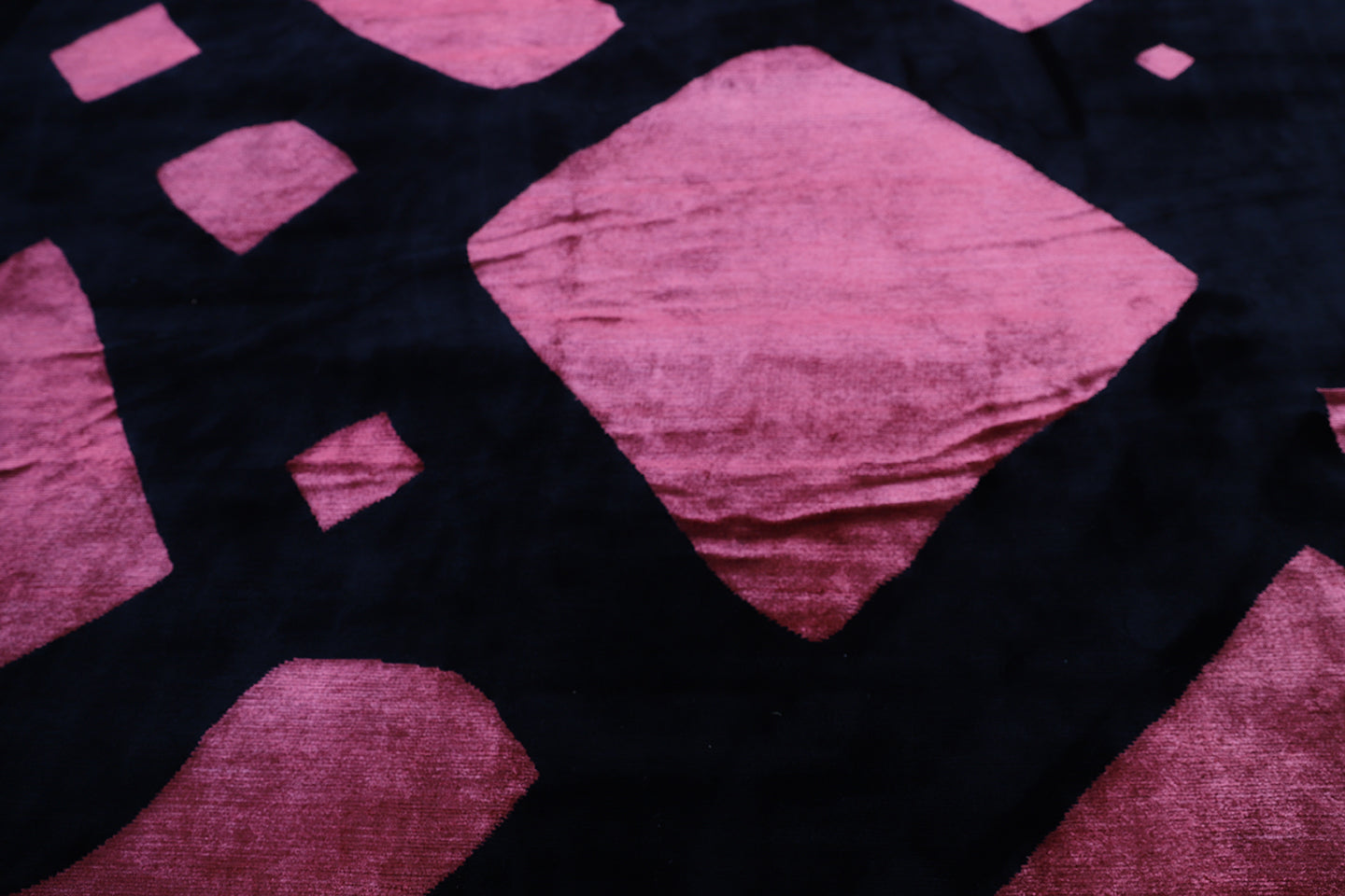 8'x10' Black Ariana Modern Rug