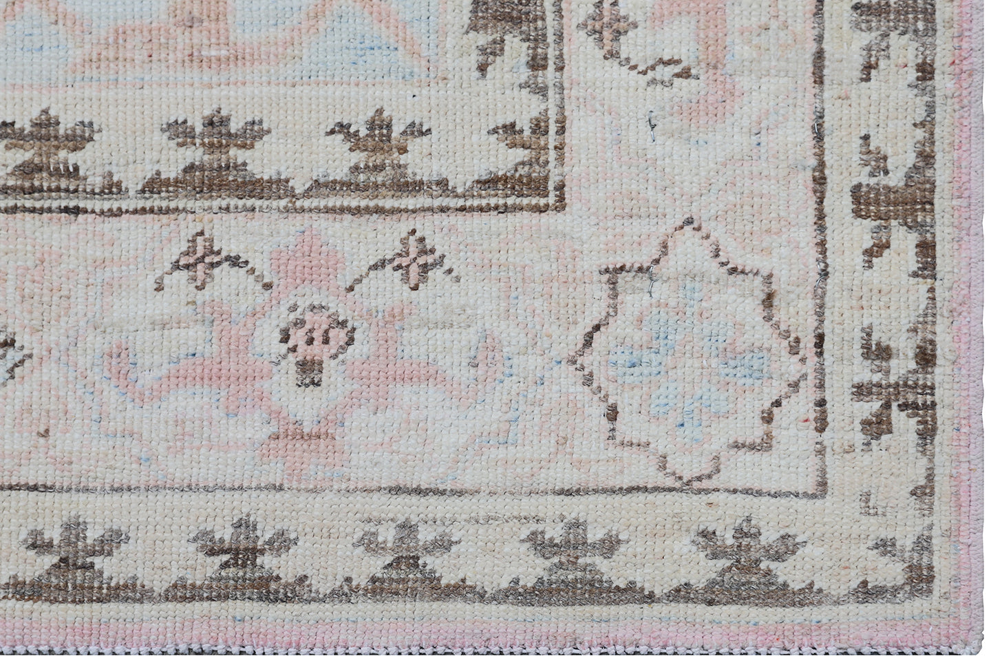 4'x6' Ariana Caucasian Pink Ivory Hazara Rug