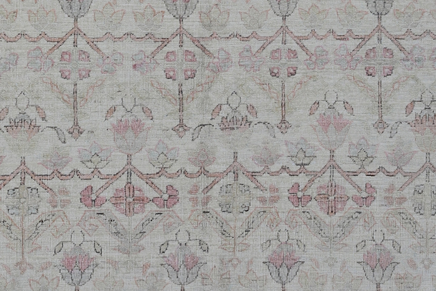5'x 8' Ariana Traditional Entry Earth Tone with soft Pink Rug