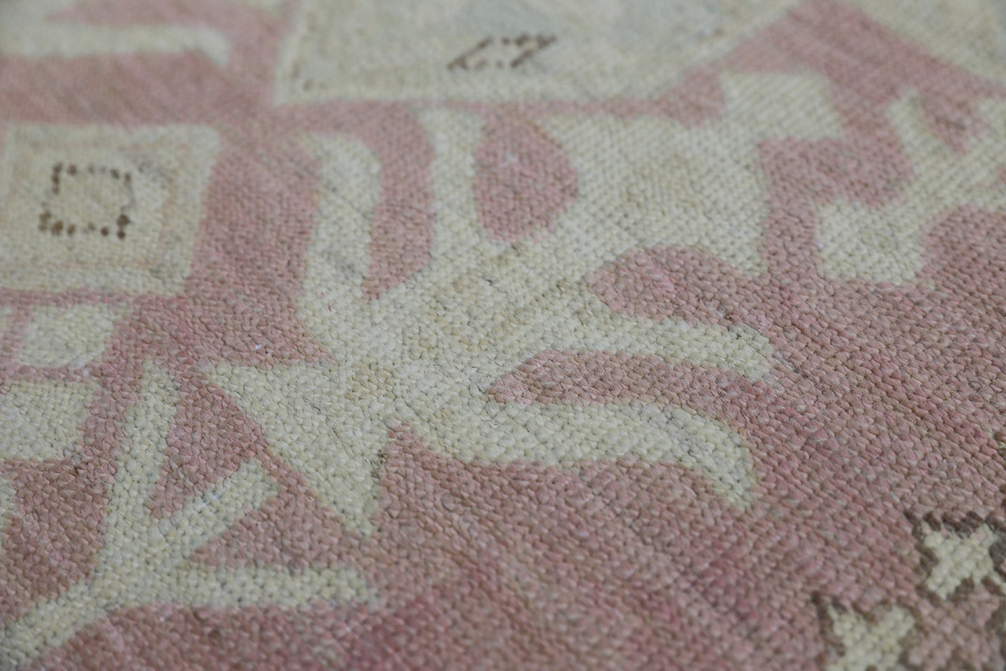 3'x10' Ariana Caucasian Pink Ivory Hazara Runner