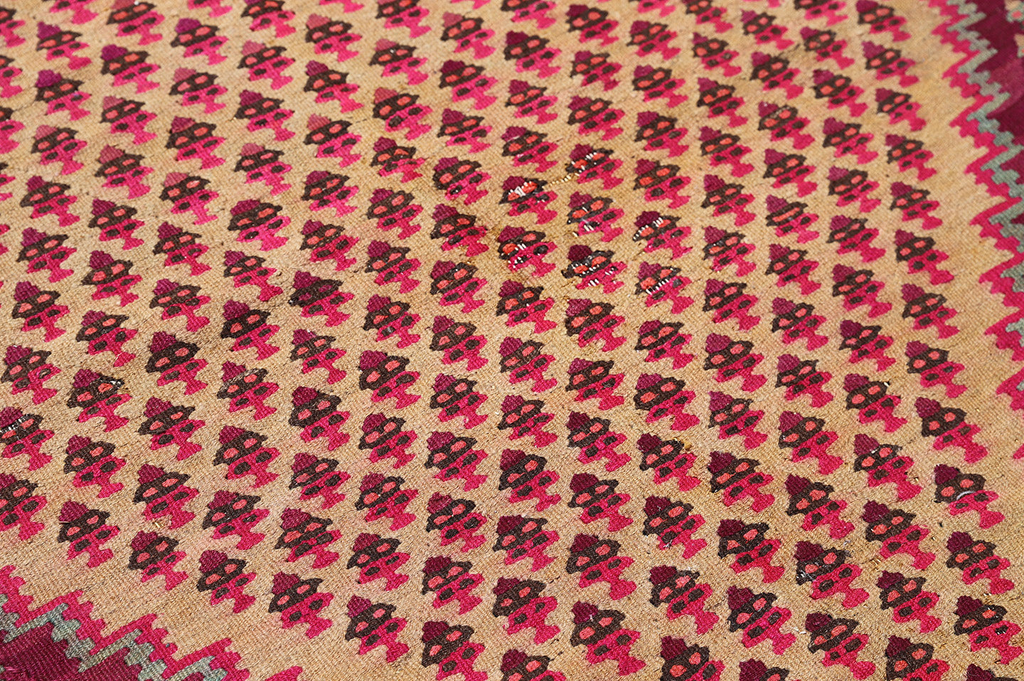 5x9 Vintage Persian Kilim