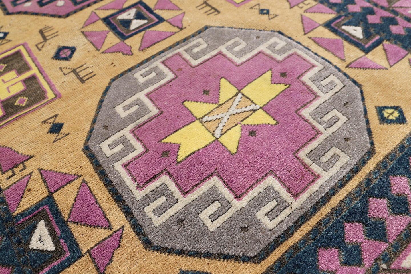 4x7 Afghan Ulberz Rug