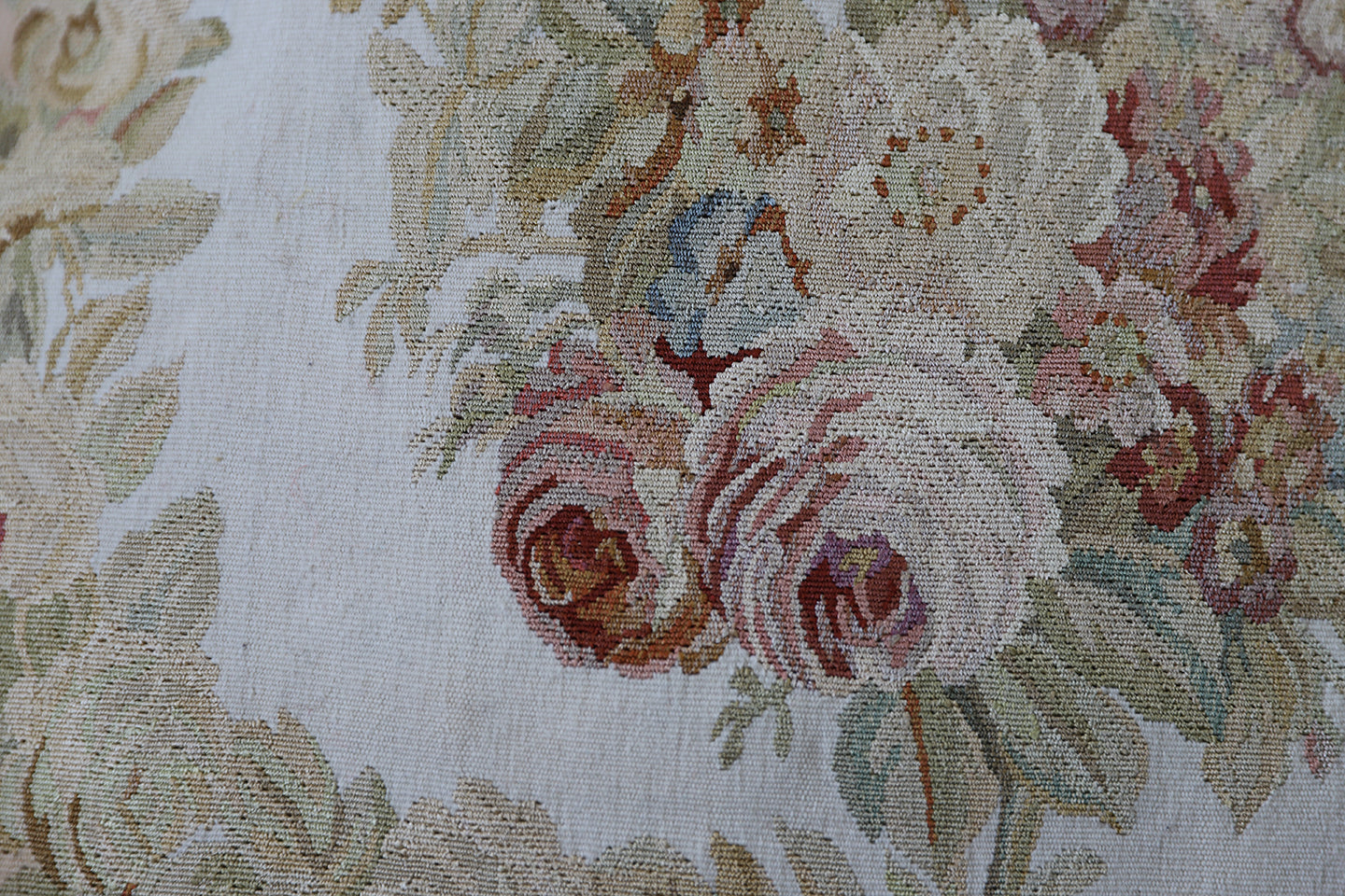 22"x22" Ivory Silk Floral Aubusson Pillow