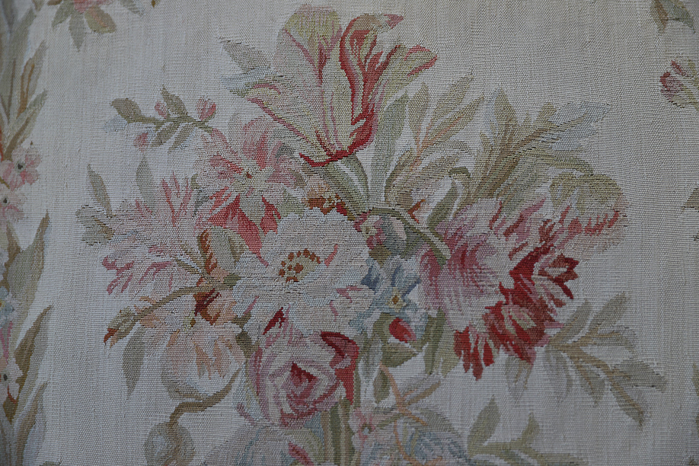 23"x23" Gray Silver Beige Floral Silk Aubusson Pillow