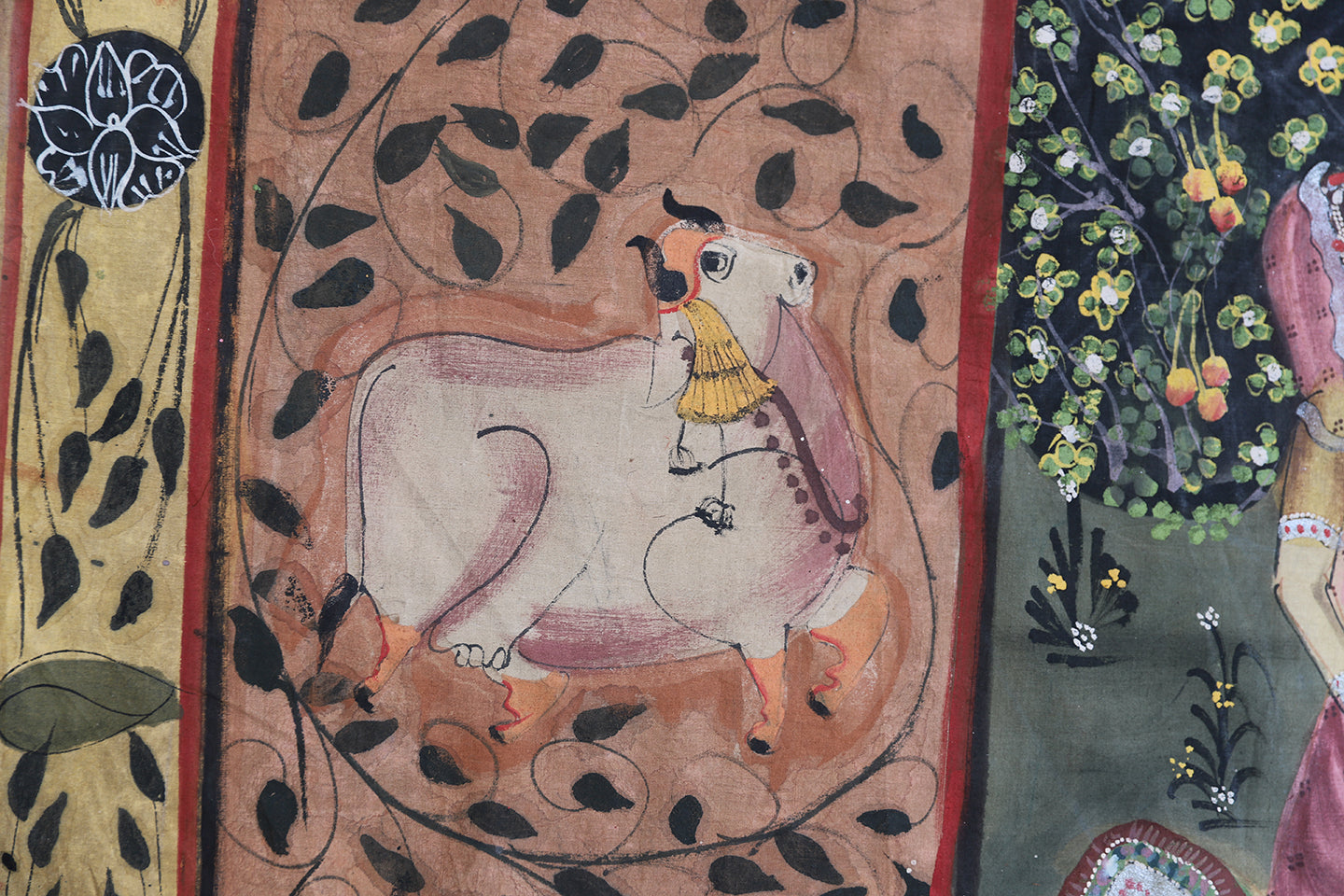 ANTIQUE PICHWAI PAINTING ON CLOTH FROM NATHDWARA RAJASTHAN
