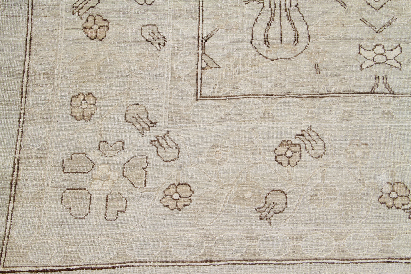 9.10 x 8.00 Ottoman Design Silk And Wool Hand-Knotted short Pile Ariana Transitional