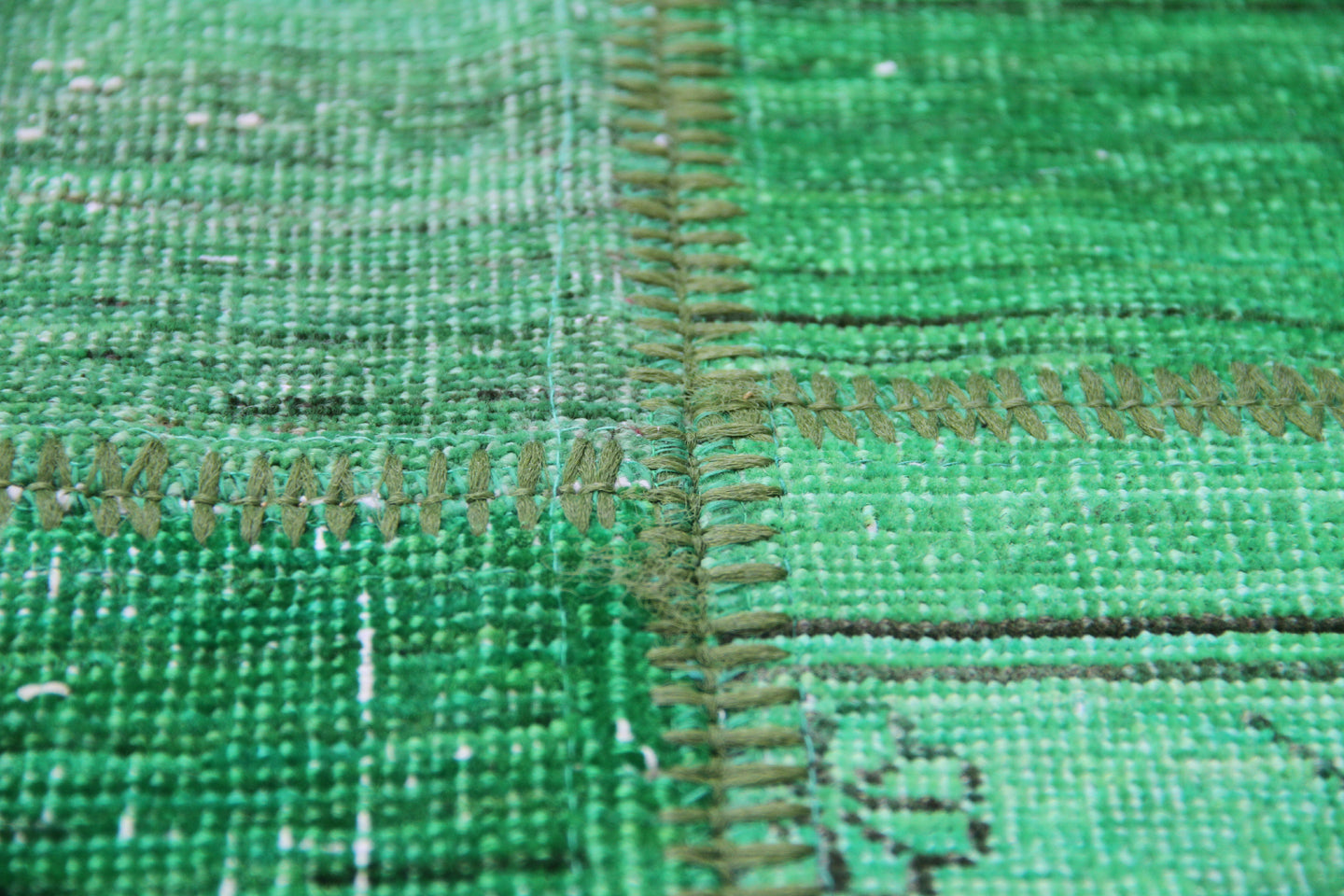 9.11 x 7.09 Emerald Green Hand-knotted Ariana Patchwork