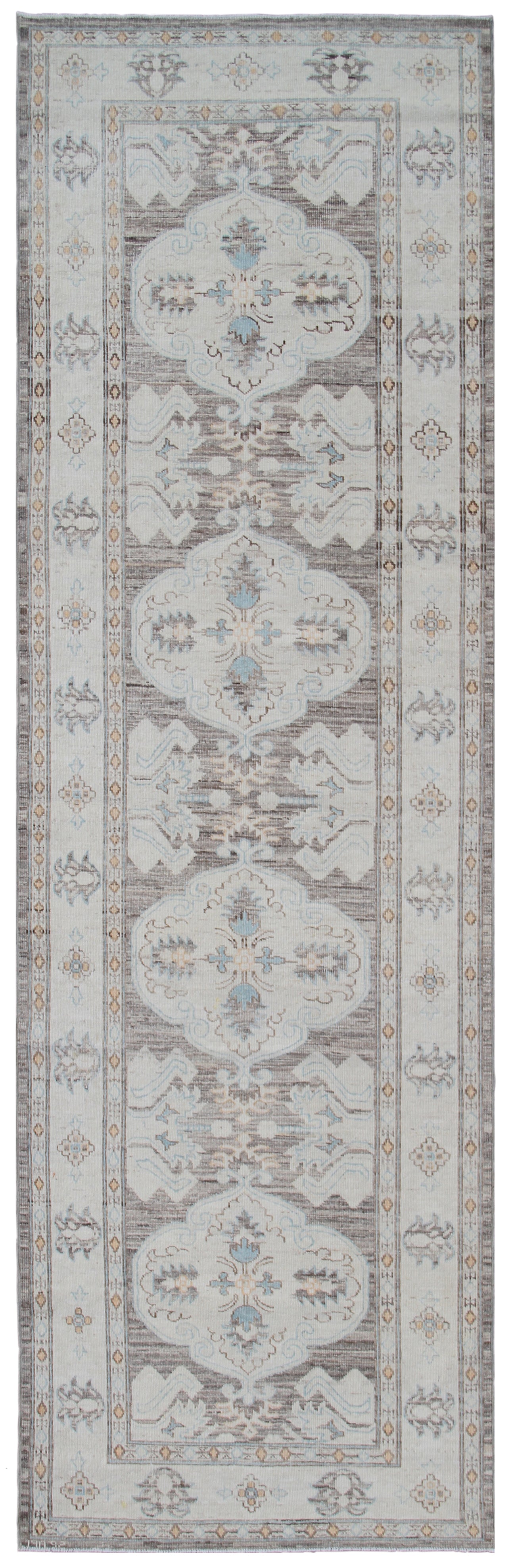 9.03 x 3.02 Ariana Traditional Rug