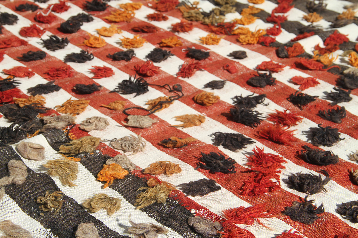 4x6 Hand Woven Wool Vintage Turkish Kilim With Tussles