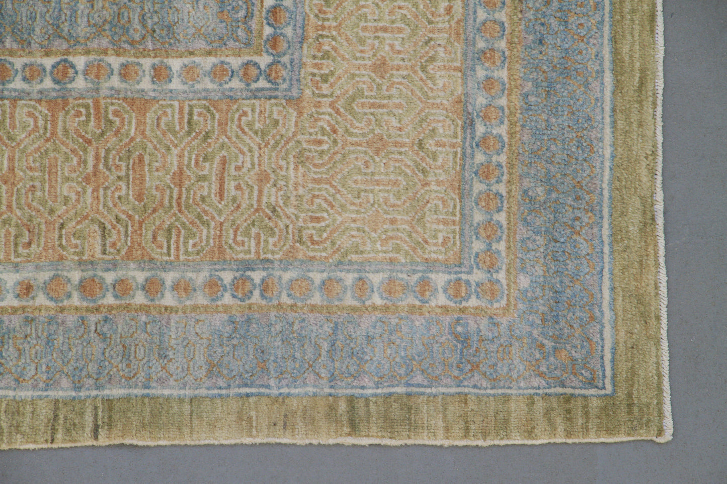 9'x12' Ariana Traditional Rug