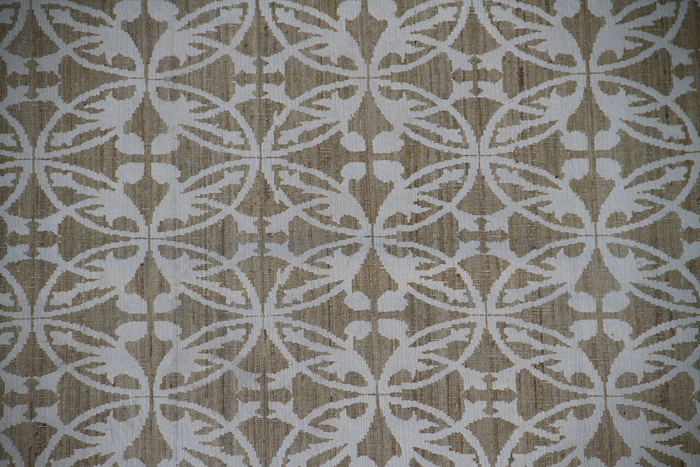 9.09 x 7.05 Gold and White Geometric Contemporary Hand-Knotted Ariana Modern Area Rug
