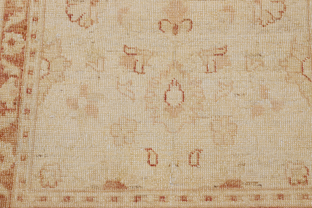 2'x4' Agra Design Floral Ariana Traditional Collection Small Rug
