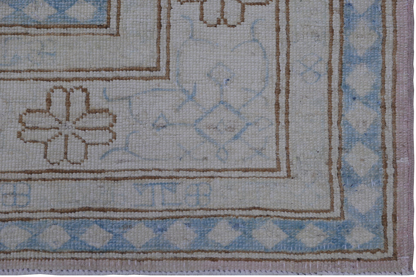 5'x8' Ariana Caucasian Pink Ivory Hazara Rug