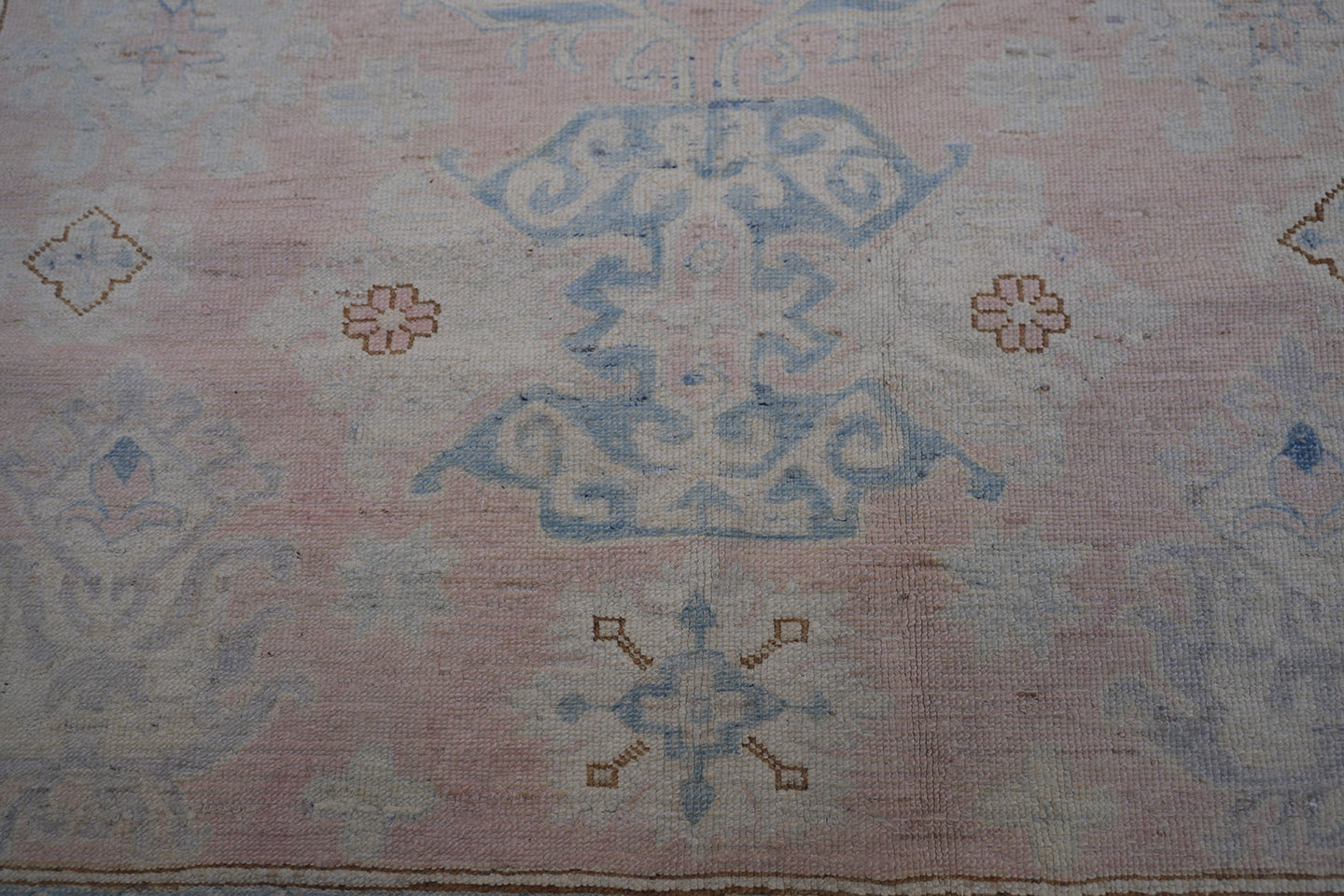 5'x8' Ariana Caucasian Pink Ivory Hazara Rug