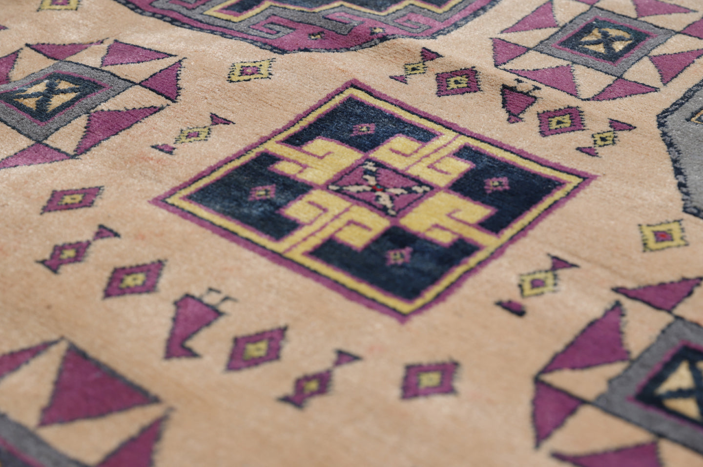 9.06 x 6.06 Tribal