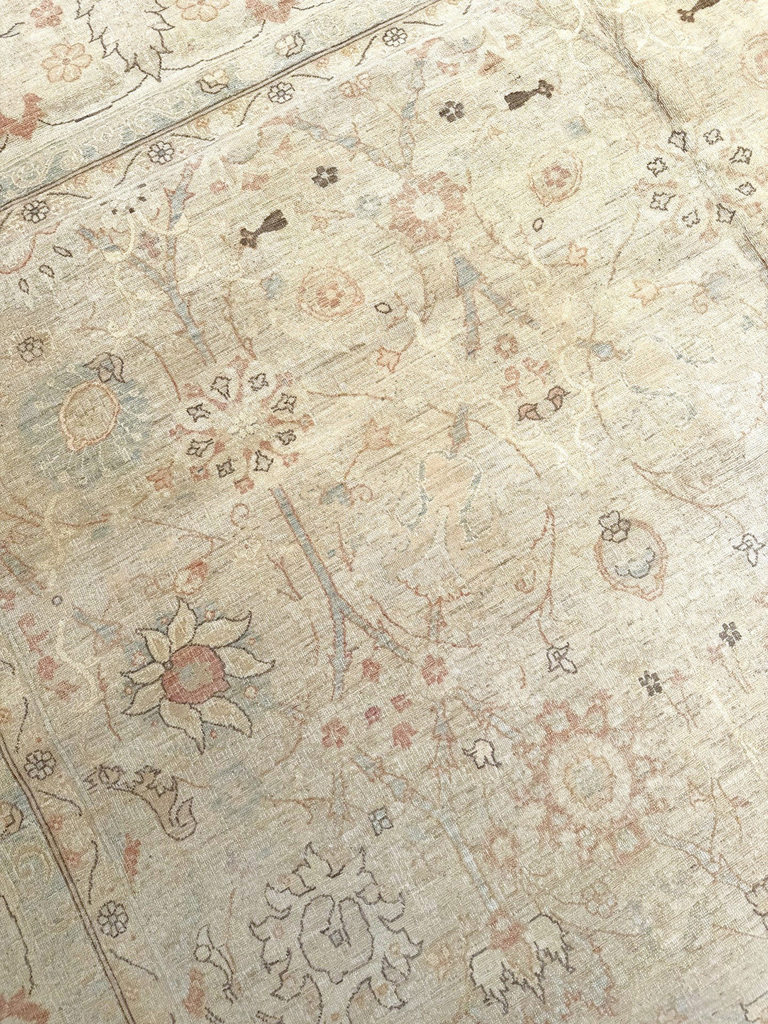 10x14 Fine Wool and Silk Tabriz Design Ariana Traditional Hand Knotted Rug 9ft 9in x 14ft 2in