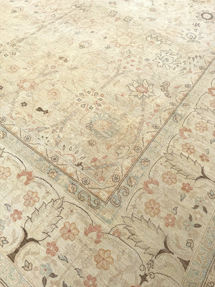 10x14 Fine Wool and Silk Tabriz Design Ariana Traditional Hand Knotted Rug 9ft 9in x 14ft 2in