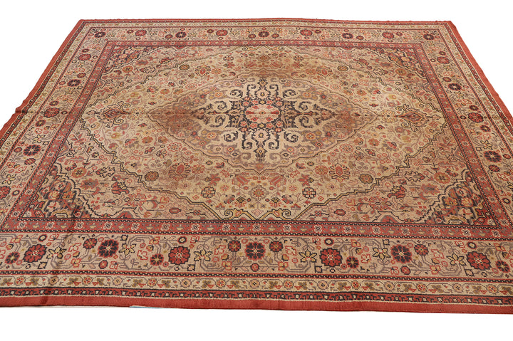 11'x15' 1940s European Hand-knotted Rug | Persian Floral Rug