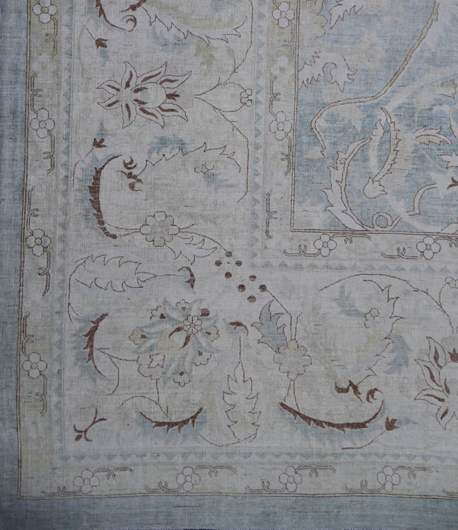 Fine Ariana Soft Blue and Silk Highlighted Luxury Floral Rug