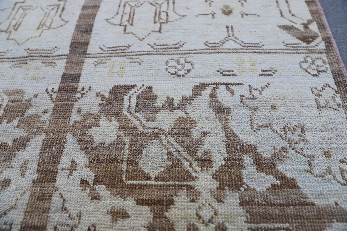 2'x11' Ariana Ivory and Brown Runner Rug