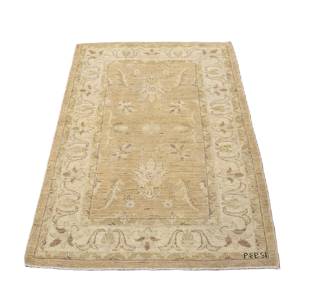 2'x4' Ariana Traditional Persian Floral Area Rug – Soft Tan & Camel Vintage Wash