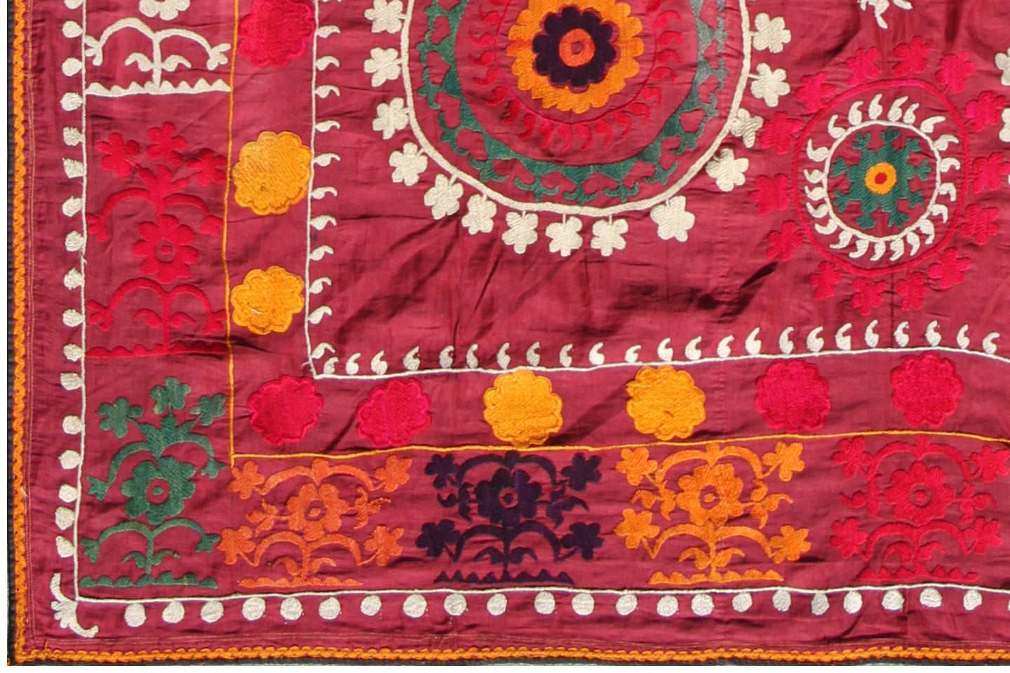 5'x7' Beautiful Vintage Uzbek Suzani Textile