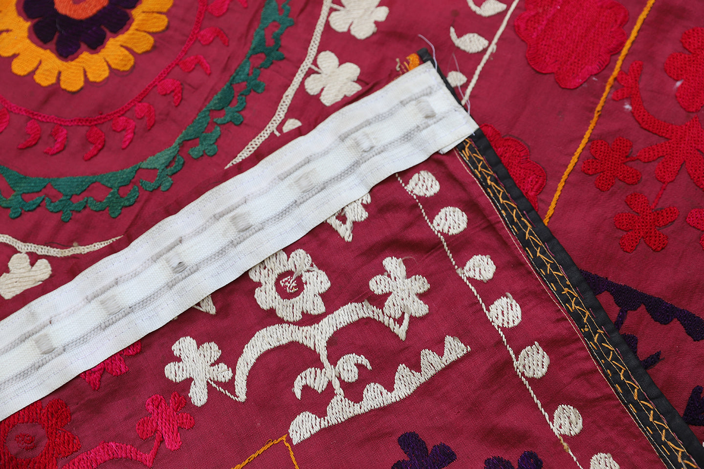 5'x7' Beautiful Vintage Uzbek Suzani Textile