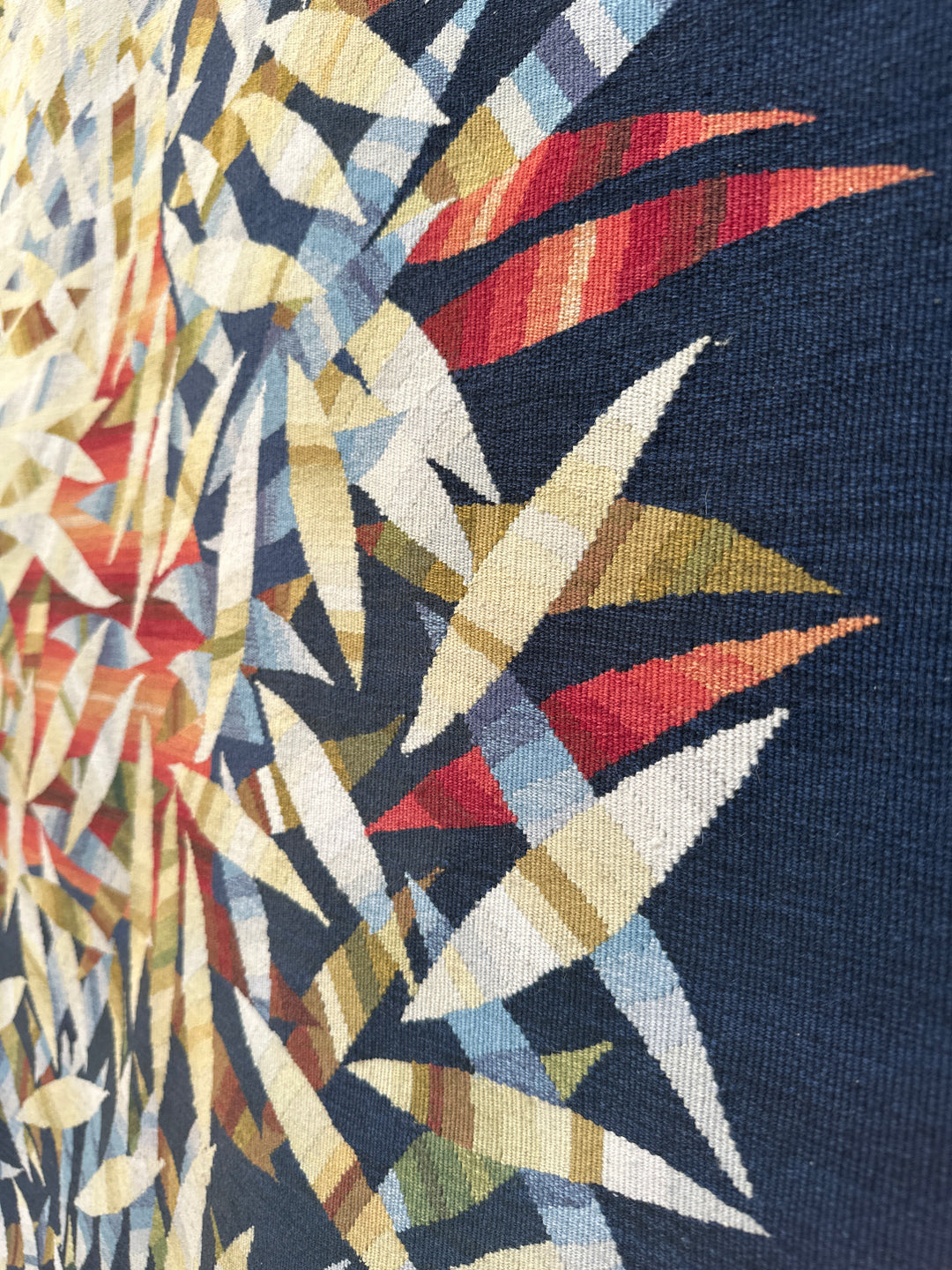 8'x8' Ariana Modern Aubusson Leaf Design