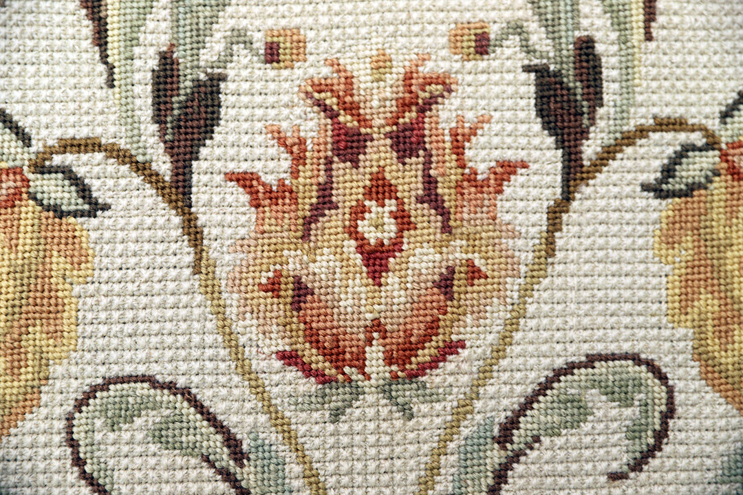 3'x5' Portuguese Needle-Point Wool Rug | A Touch of Floral Elegance