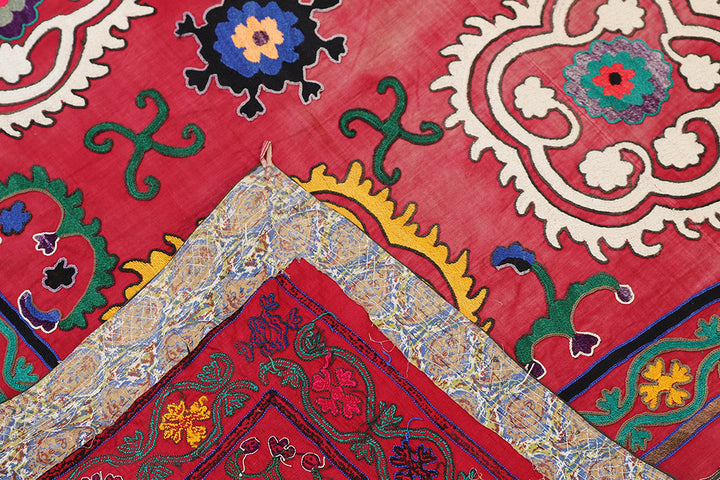 6'x8' Hand-Embroidered Uzbek Suzani Tapestry: Yellow and White Medallion Designs on Red