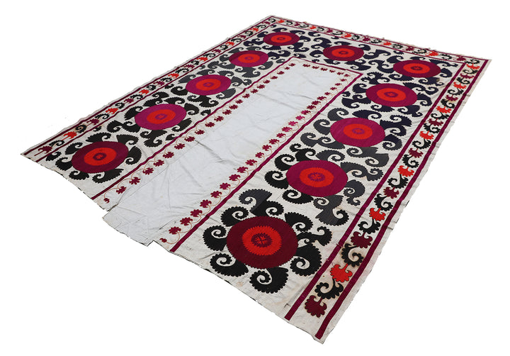 6'x8' White Uzbek Textile Door Cover