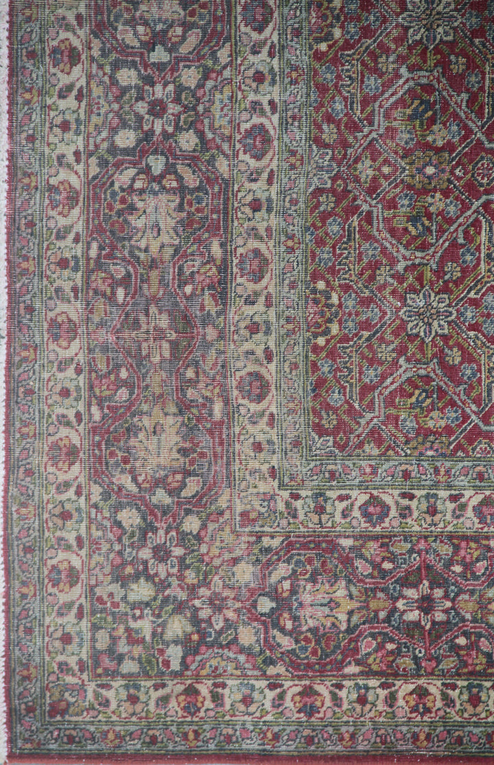 5'x8' Antique Persian Allover Floral Rug | Vintage Charm & Low Pile