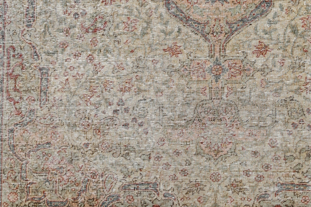 5'x8' Antique Persian Medallion Rug | Floral Motifs & Vintage Elegance