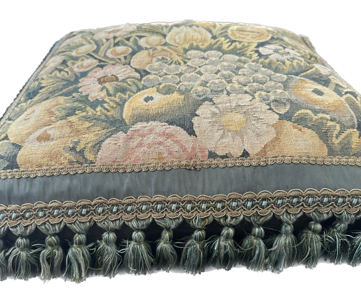 23''x23'' Hand-woven Green and Gold Aubusson Pillow