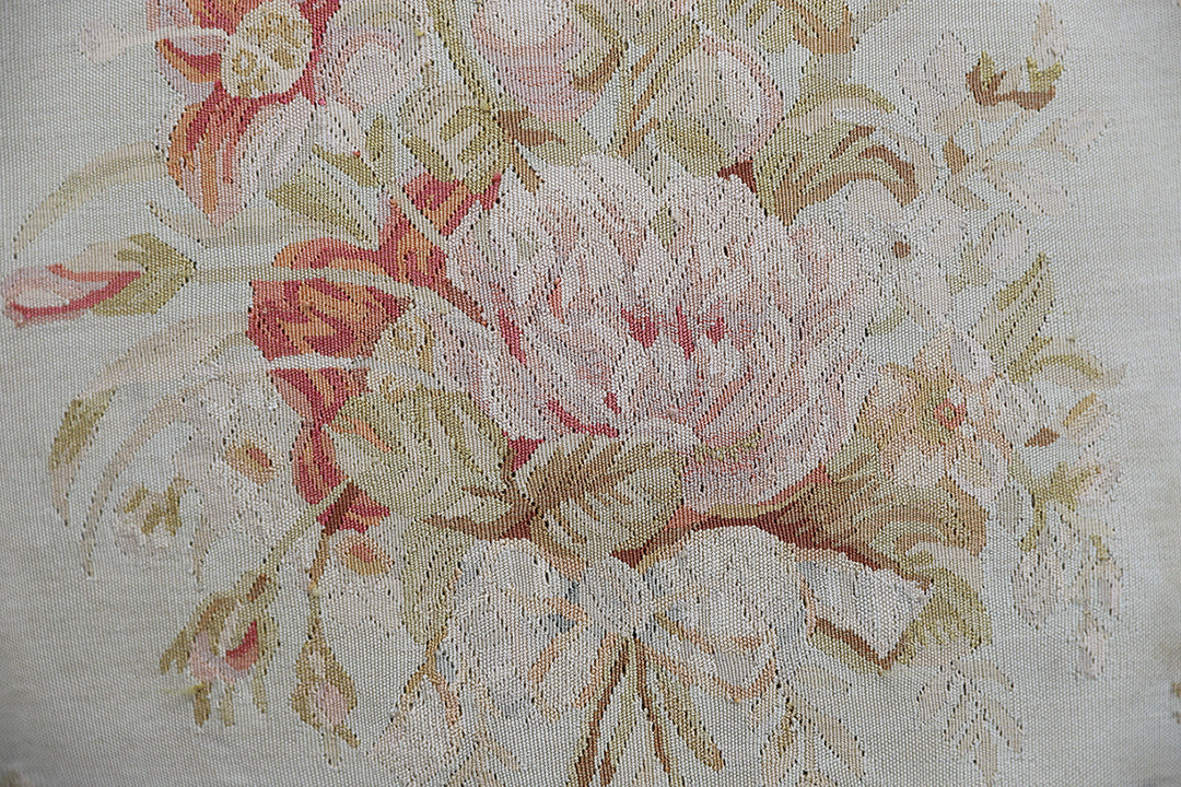 2'x2' Fine Silk Aubusson Weave Floral Round Pillowcase