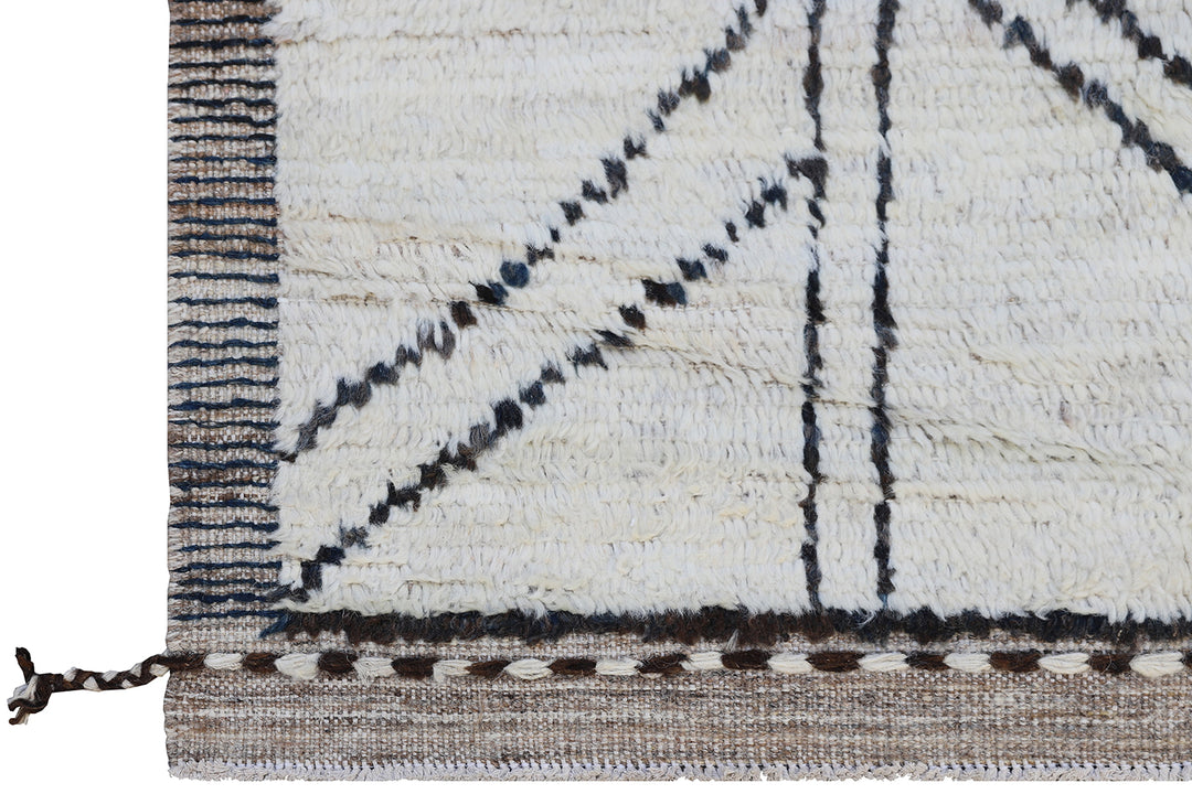 8'x10' Ariana Barchi Shaggy Moroccan Style Rug | Ivory & Black 