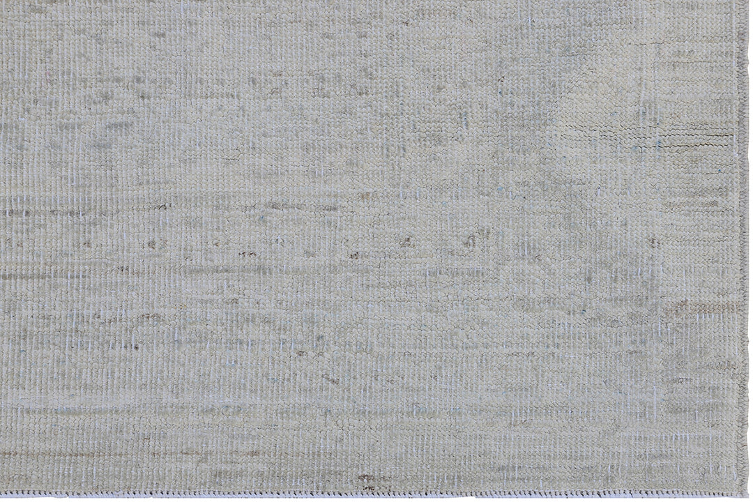 8'x10' Ariana Traditional Solid Off-White Rug | Soft, Subtle & Elegant