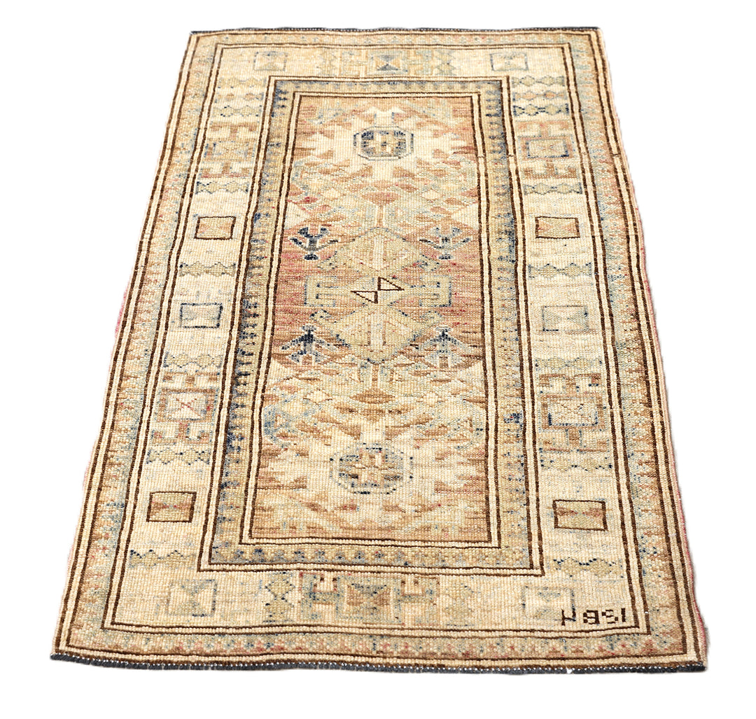 Hand-spun wool 2'2"x3'1" Ariana Hazara pink and ivory geometric entry rug