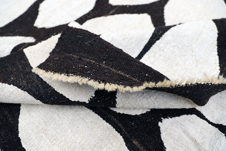 Ariana Rugs – Minimalist Black and White Turkish Kilim (8x10)