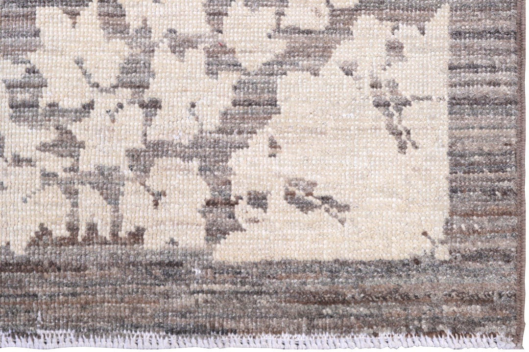 Ariana Rugs 2'2" x 2'2" Transitional Brown and Ivory Small Wool Rug
