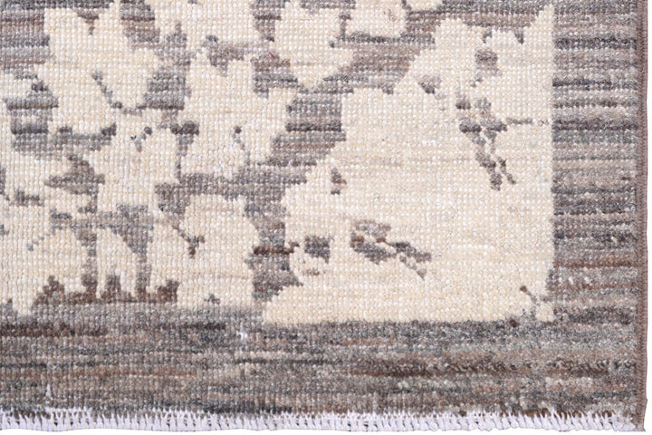 Ariana Rugs 2'2" x 2'2" Transitional Brown and Ivory Small Wool Rug