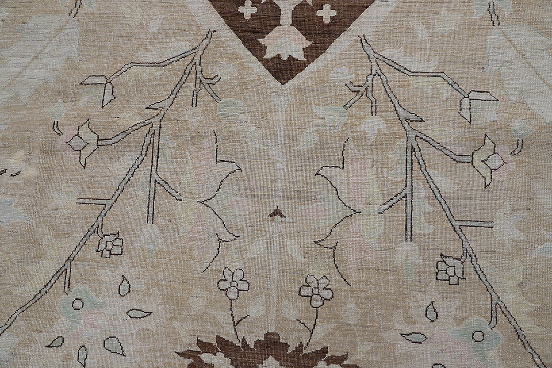 Fine Transitional Heriz Medallion Design Rug, Serapi Style Geometric Pattern, 20' x 14', Ariana Luxury Collection West Hollywood.