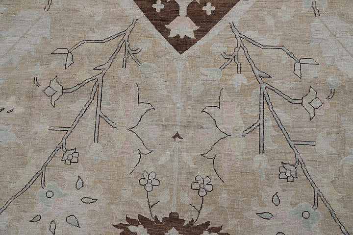 Fine Transitional Heriz Medallion Design Rug, Serapi Style Geometric Pattern, 20' x 14', Ariana Luxury Collection West Hollywood.