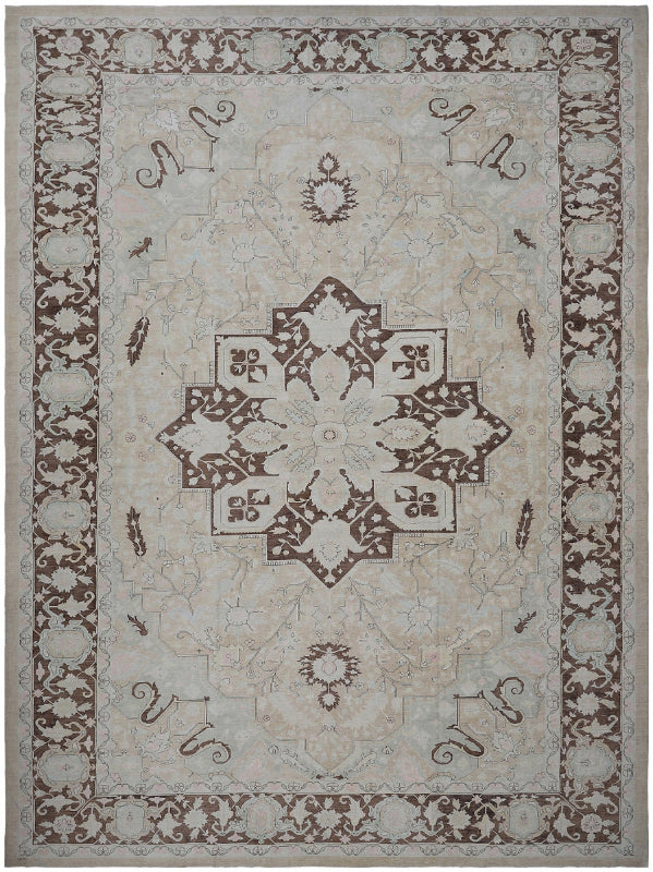Fine Transitional Heriz Medallion Design Rug, Serapi Style Geometric Pattern, 20' x 14', Ariana Luxury Collection West Hollywood.