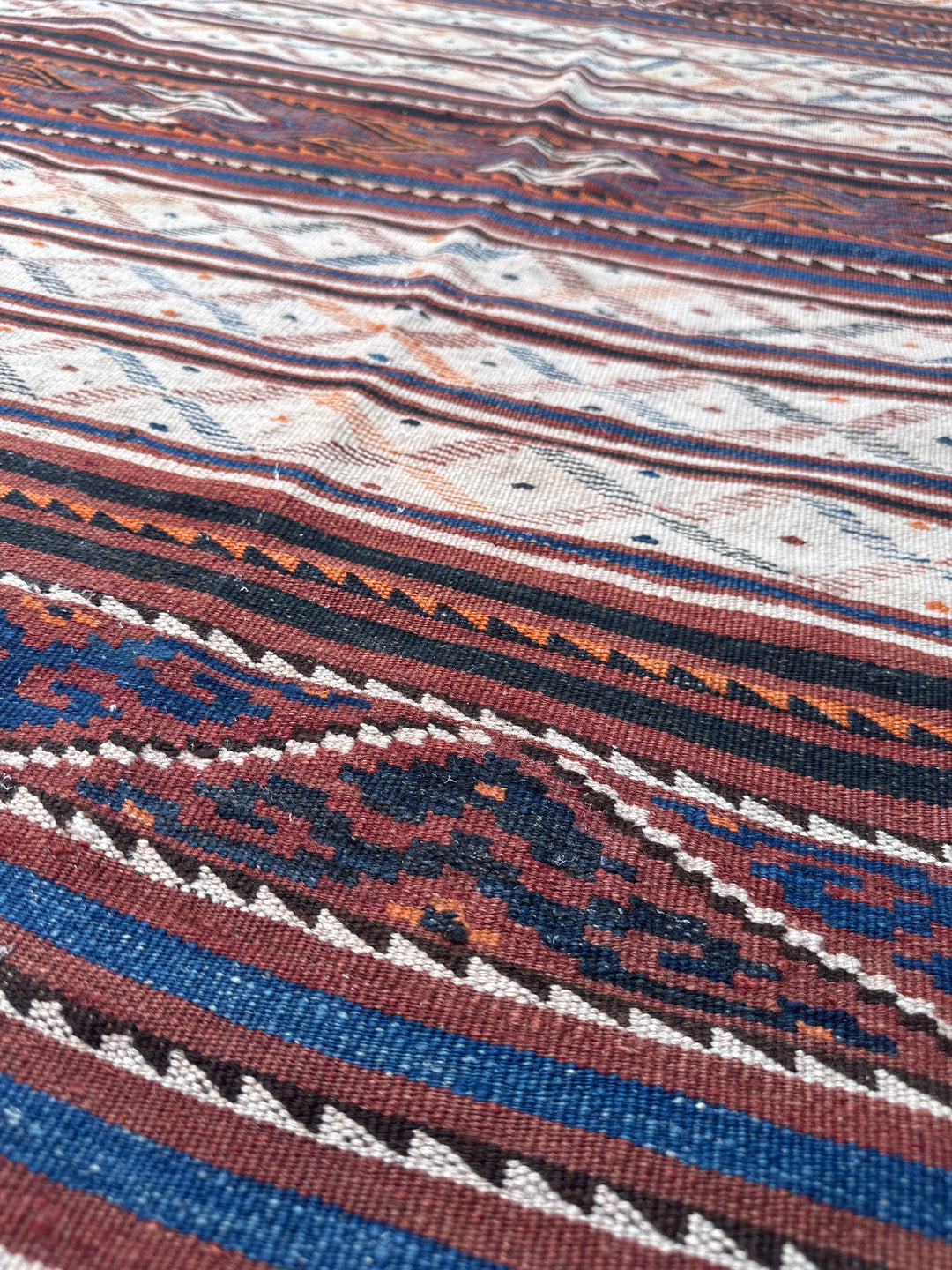 4’x10’ White, Blue and Red Striped Vintage Central Asia Afghan Uzbek Kilim
