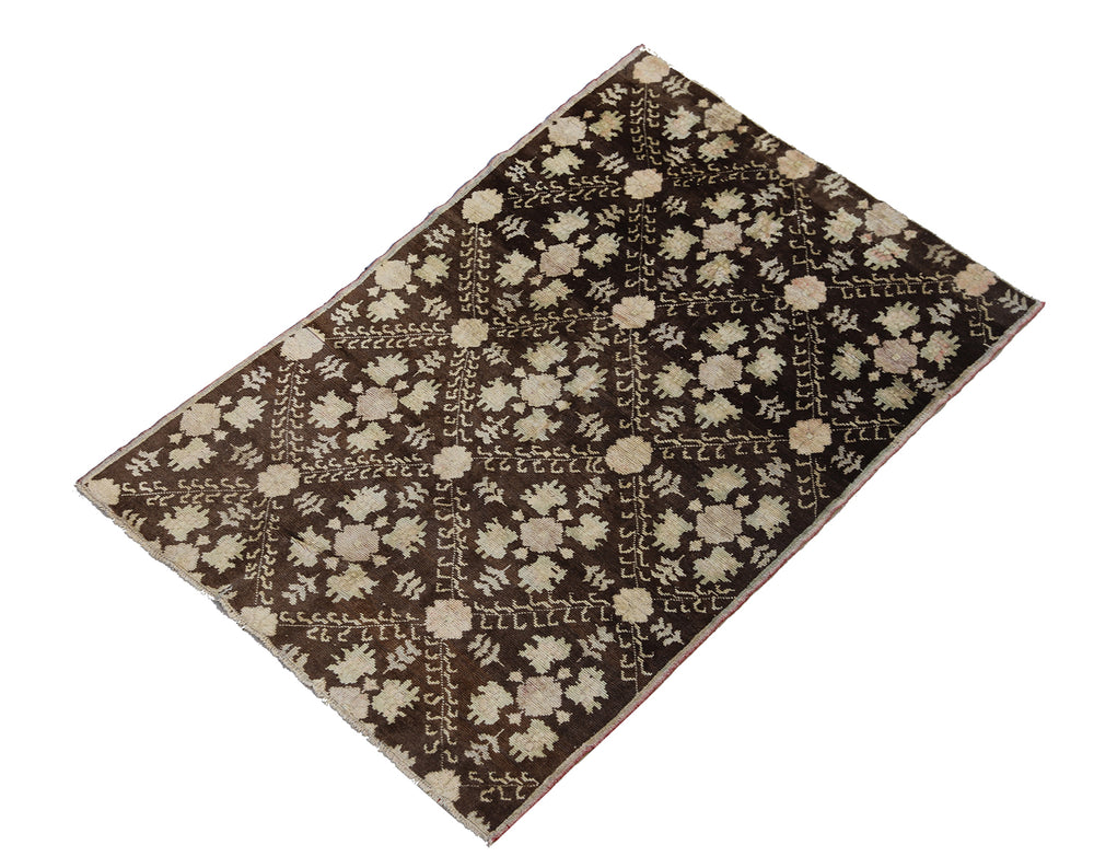 Hand-Knotted Turkish Tribal Rug 4'6" x 6'4" with Geometric Pattern