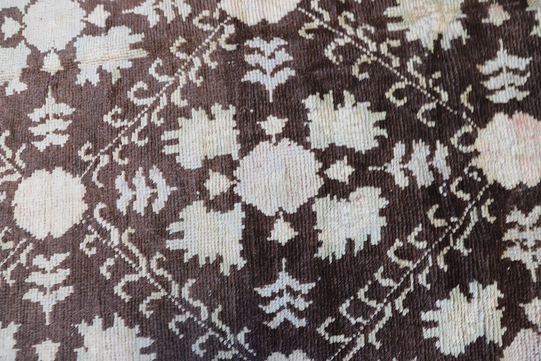 Hand-Knotted Turkish Tribal Rug 4'6" x 6'4" with Geometric Pattern