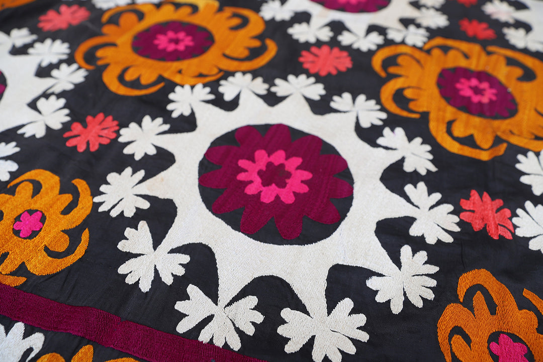 Authentic 6x9 Vintage Uzbek Hand-Embroidered Medallion Tapestry