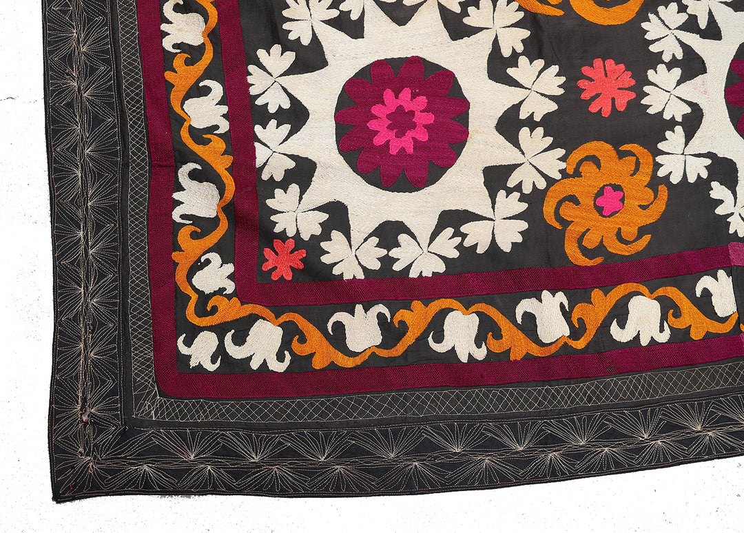 Authentic 6x9 Vintage Uzbek Hand-Embroidered Medallion Tapestry