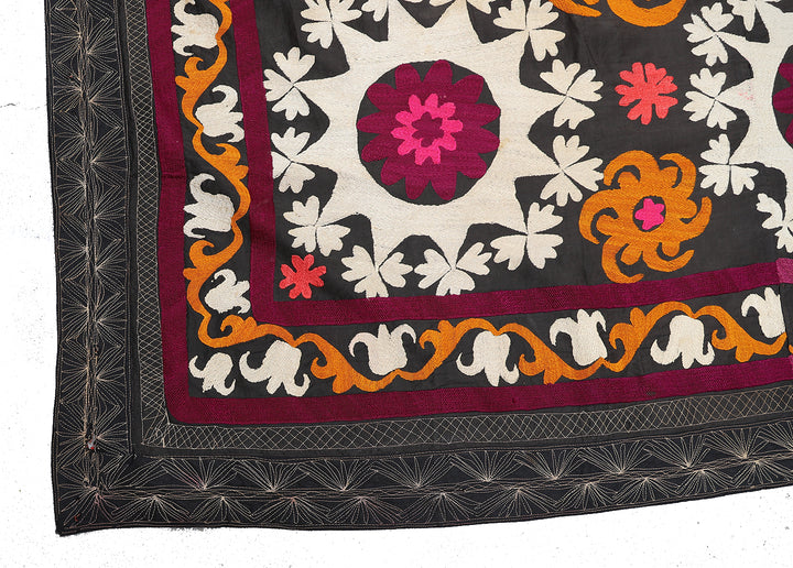 Authentic 6x9 Vintage Uzbek Hand-Embroidered Medallion Tapestry